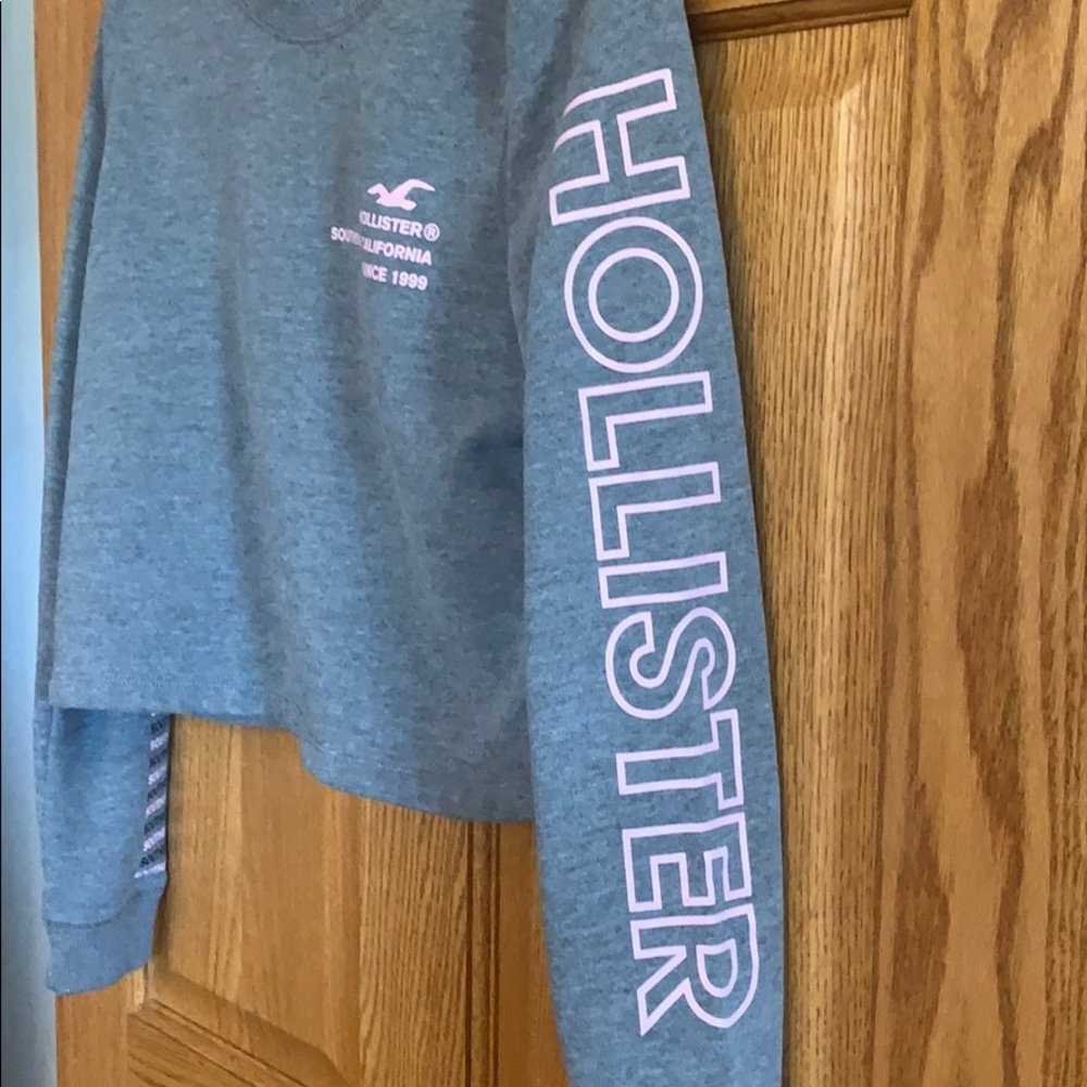Hollister Cropped Sweatshirt‎ - Picture 3 of 6